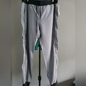 NWT Gap Fit Women Pant, J9gger Size L